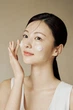 Пінка для вмивання SKIN1004 Madagascar Centella Ampoule Foam 125 мл для делікатного очищення та заспокоєння шкіри - изображение 8