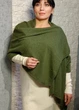 Палантин кашеміровий в'язаний хакі Cashmere 18-18831 - зелений - One size - изображение 3