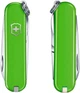 Нож Victorinox Classic SD 0.6223.43G брелок 58 мм нержавеющая сталь для ежедневного ношения Smashed Avocado - изображение 2