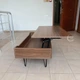 Столик журнальный 100×50×40,5 см с подъемной столешницей из ЛДСП, кофейный столик-трансформер с металлическими ножками и скрытым отделением для хранения для гостиной, спальни, кабинета и офиса Орех, YM-100-Walnut - изображение 13