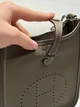 Сумка жіноча з принтом Hermes Evelyne 18 Beige - изображение 12