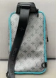 Мужская нагрудная сумка 41719 Louis Vuitton серая - изображение 3