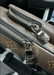 Чоловіча нагрудна сумка Louis Vuitton Avenue коричнева - зображення 6