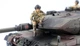 Конструктор ICM Holding Leopard 2A6 ЗСУ 1:35 290+ деталей масштабная модель с экипажем - изображение 9