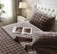 Набор Lovely Svi Покрывало Вельвет Люкс Squared Brown Всесезонное Полуторное 160х220 см + Наволочки 50х70 2 шт (6900007603263) - изображение 2