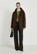Женская зимняя куртка Finn Flare FWE11029-641 Down fill коричневая 2XL - изображение 3