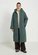 Длинная женская зимняя куртка Finn Flare FWE11070-506 Down fill зеленая S - изображение 2