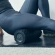 Масажний циліндр із вібрацією Theragun Wave Roller — ортопедичний віброролик для спини, стегон та всього тіла ( WAVEROLLER-PKG-EU ) - изображение 6