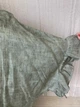 Стильна жіноча однотонна блузка з оборкою лляна розмір 58 оливковий (Я12ТХ) - зображення 3