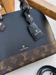 Элегантная женская кожаная сумка Louis Vuitton черная (96736) - изображение 3
