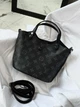 Элегантная женская кожанная сумка Louis Vuitton черная (96745) - изображение 1