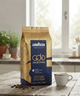 Кава в зернах Lavazza Gold Selection 1 кг італійський купаж арабіки та робусти для еспресо капучино і лате - зображення 5