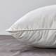 Подушка для сну IKEA SKOGSFRÄKEN 50x60 см висока гіпоалергенна м'яка біла ІКЕА СКОГСФРЕКЕН 106.271.95 - зображення 5