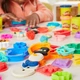 Набор для лепки Праздничный набор Play-Doh Hasbro (F8510) — Пластилин с аксессуарами и формочками - изображение 6
