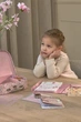 Kreatywna walizeczka Little Dutch Rosa i przyjaciele Różowy zestaw dla małych artystów (LD126898) (8715427181653) - obraz 9