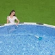 Набор для очистки дна и стен бассейна Bestway Aquapristine 58212 с вакуумным пылесосом, 6-метровым шлангом и алюминиевой штангой - изображение 3