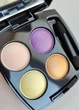Чотириколірні тіні для повік Avon True Colour, Відтінок: "Electric Purple" Eyeshadow Quad 5 г «Чудовий Квартет» компактна палетка, палітра тіней для макіяжу очей - зображення 2