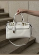 Женская сумка 089 Guess с двумя ручками белая - изображение 2