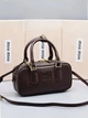Женская сумка Miu miu 2312 (22×10×7) кросс-боди темно-коричневая - изображение 1