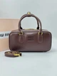Женская сумка Miu miu 3502 (27×12×9) кросс-боди темно-коричневая - изображение 1