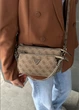 Женская сумка Guess 136 кросс-боди бежевая - изображение 7