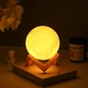 Світильник міні нічник на батарейках Magic 3D Moon Lamp Warm White - изображение 3