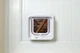 Умная дверца для котов и собак SureFlap Microchip Cat Flap Connect iDSCFWTB1 с Hub, управление через приложение без брелков чипов - изображение 4