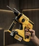 Акумуляторний перфоратор Boxer SR082 24 В з двома акумуляторами 4 Агод патроном SDS Plus кейсом і комплектом оснащення для свердління та довбання - зображення 4