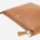 Zestaw (torebka shopper + kosmetyczka) damski Guess HWBG9735230-CAR Brązowy (800070360360) - obraz 5