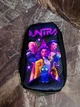 Школьный пенал "Huntrix" - изображение 1