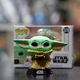 Фигурка Funko Pop! Мандалорец Малыш с чашкой 12 см (49933) - изображение 6