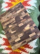 Торцевая разделочная доска из дуба 40x30x4 см, профессиональная кухонная деревянная доска с ножками ручной работы - изображение 5