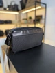 Сумка чоловіча (unisex) Calvin Klein camera bag крос-боді через плече чорна з тисненням - изображение 8