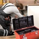 Ящик для инструментов Intertool 13 дюймов пластиковый с металлическими замками и съемным лотком для хранения ручного инструмента и крепежей удобный органайзер для гаража мастерской или автомобиля - изображение 5