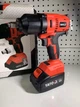 Гайковерт ударный Yato YT 82806 аккумуляторный бесщеточный 18 В 3 Ач 700 Нм с кейсом 1 2 дюйма для автосервиса и строительства монтажный инструмент с подсветкой мощный для колес профессиональный беспроводной Li Ion 18В 3Ач 700Нм - изображение 7