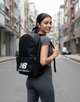 Рюкзак черный New Balance с большим белым логотипом, 17х43х29 см, 21 литр - изображение 3