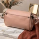 Компактная кожаная сумка с треугольным клапаном Vintage 22256 бежевая. - изображение 4