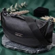 Шкіряна сумка жіноча через плече з незвичайним бігунком брелоком Vintage 22615 чорна - зображення 1