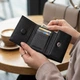 Невелике жіноче портмоне з монетницею з натуральної шкіри ST Leather 22730 чорне - зображення 2