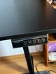 Комп'ютерний стіл SENSE7 NOJO LIGHT 120×60 см з електричним регулюванням висоти, чорний - зображення 11