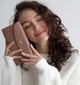 Кожаный женский кошелек Smart Wallet из натуральной кожи большой кошелек с отделениями для купюр и карт карамельный 59818 - изображение 1