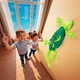 Игрушка ящерица «Гекон» Wall Climbing, ползающая по стенам и потолку - изображение 5