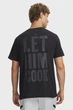 Чоловіча чорна футболка Curry Let Him Cook Tee Under Armour L 6009784-001 - изображение 1