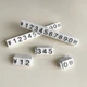 Набор пластиковых ценников Lesko SJX-HDY-XH-0-9 White + Black 75*6,5*9 мм с цифрами 100 шт на витрину - изображение 3