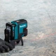 Niwelator laserowy Makita samopoziomujący 12 V (SK106DZ) - obraz 2