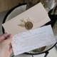 Конверт з дизайнерського паперу з печаткою декором та листівкою під гроші 16,6 х 8 бежевий - изображение 5