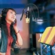 Студийный конденсаторный микрофон Music M-800 с поп-фильтром, стойкой и ветрозащитой, чорной с золотым - изображение 2