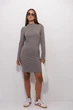 Приталенное короткое платье серого цвета Arjen 69072, размер L/XL - изображение 1