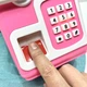 Сейф-копилка детская со сканером отпечатка пальца и кодовым замком затягивает купюры звук подсветка Розовый (MK 5411) - изображение 7