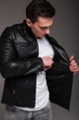 Чоловіча куртка з екошкіри Slim Fit, чорна, розмір 50 - изображение 13